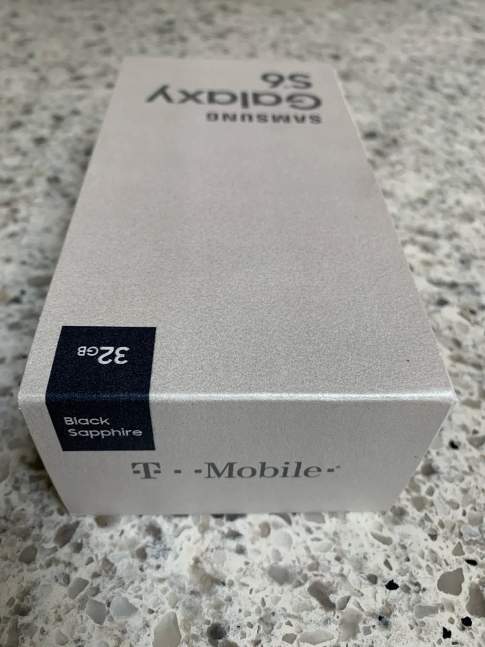 Samsung Galaxy S6 Silver Box - 32GB. Pre-owned with Great Condition.